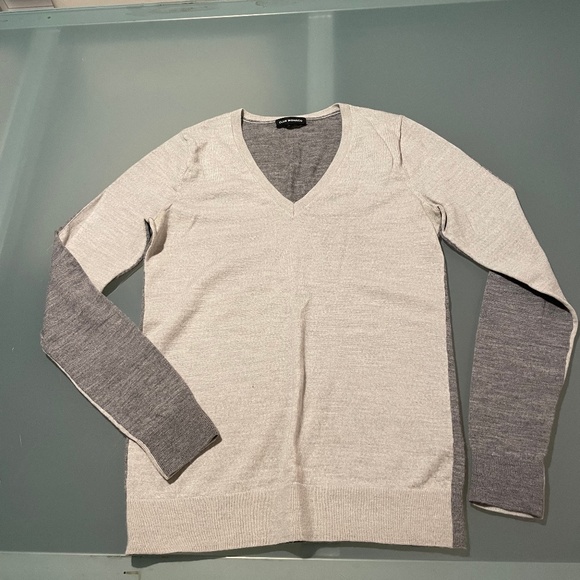 Club Monaco Grey Wool Sweater Size XS - Picture 1 of 2